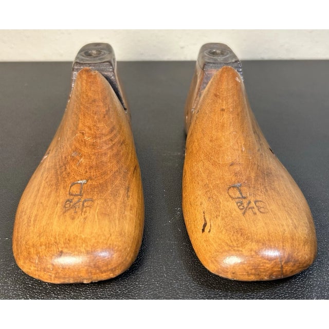 1930s Pair of Antique 1930’s American Maple Wood Cobbler Children’s Shoe Forms For Sale - Image 5 of 6
