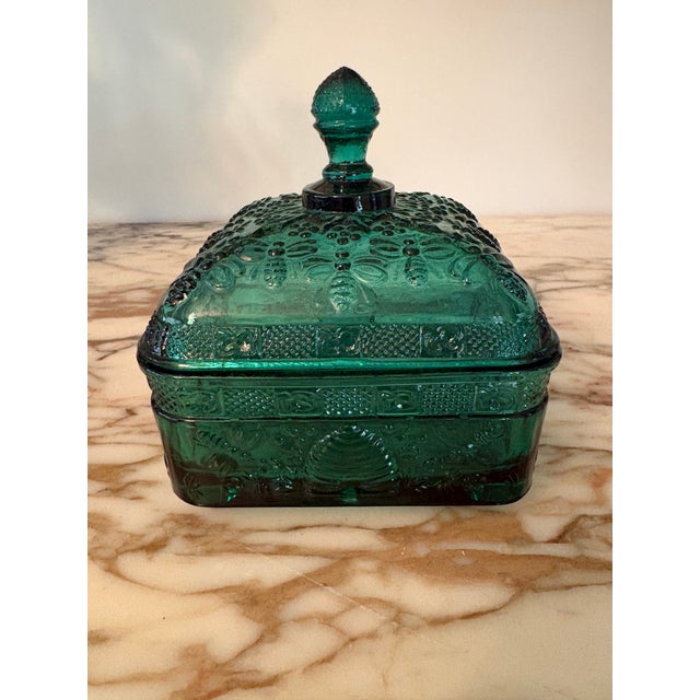 1990s Vintage Indiana Glass Tiara Exclusive Spruce Bee Box in Original Box For Sale - Image 5 of 12