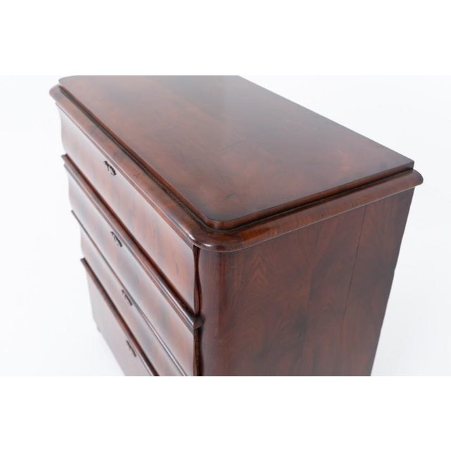 Biedermeier Chest of Drawers in Mahogany, 1860 For Sale - Image 4 of 6