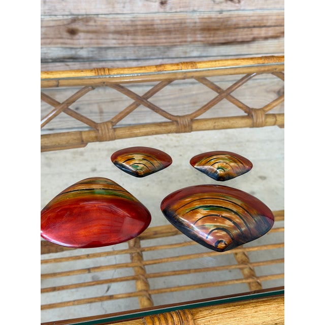 Pair of Vintage Asian Lacquered Clam Shell Trinket Boxes For Sale - Image 4 of 10