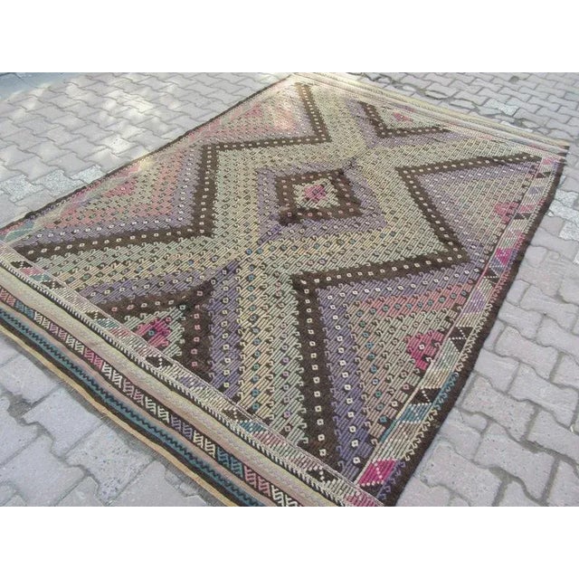 1960s Turkish Denizli Kilim Rug For Sale - Image 4 of 6