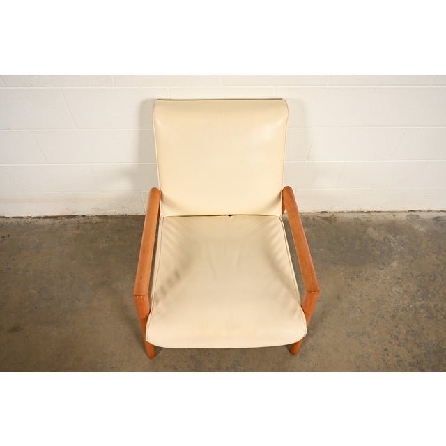 1950s Leslie Diamond for Conant Ball Mid-Century Modern Sculpted Solid Birch Lounge Chair, 1950s For Sale - Image 5 of 14