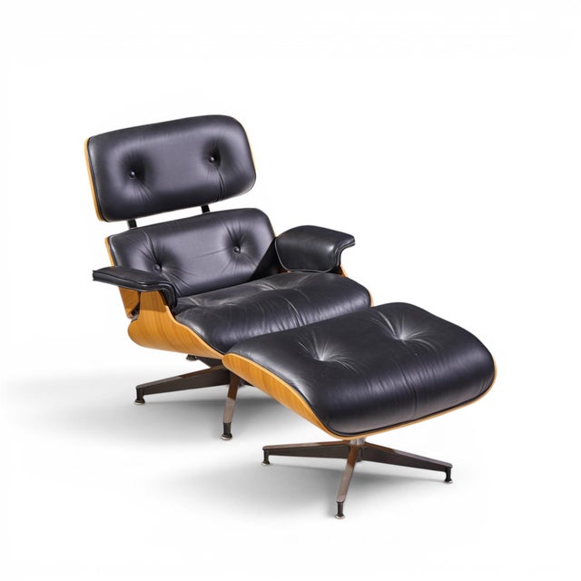 Charles & Ray Eames for Herman Miller Eames Mid Century Walnut Lounge Chair and Ottoman For Sale - Image 9 of 10