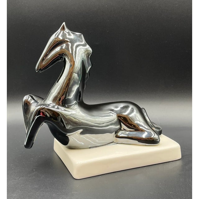 This elegant horse sculpture combines striking modernity with an art-historical reference to classical modernism. Designed...