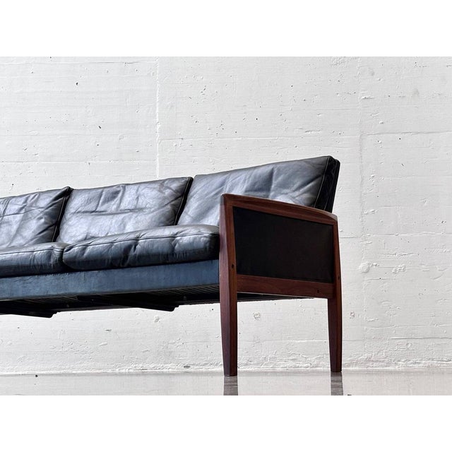 Mid-Century Sofa in Rosewood and Black Cowhide Leather by Hans Olsen for Vatne Møbler For Sale - Image 10 of 18