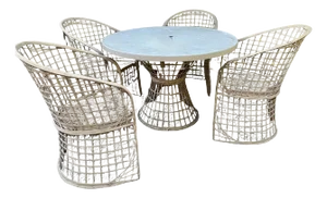 Russell Woodard Mid Century Modern Spun Fiberglass Chairs and Table, Attributed - 5 Pieces