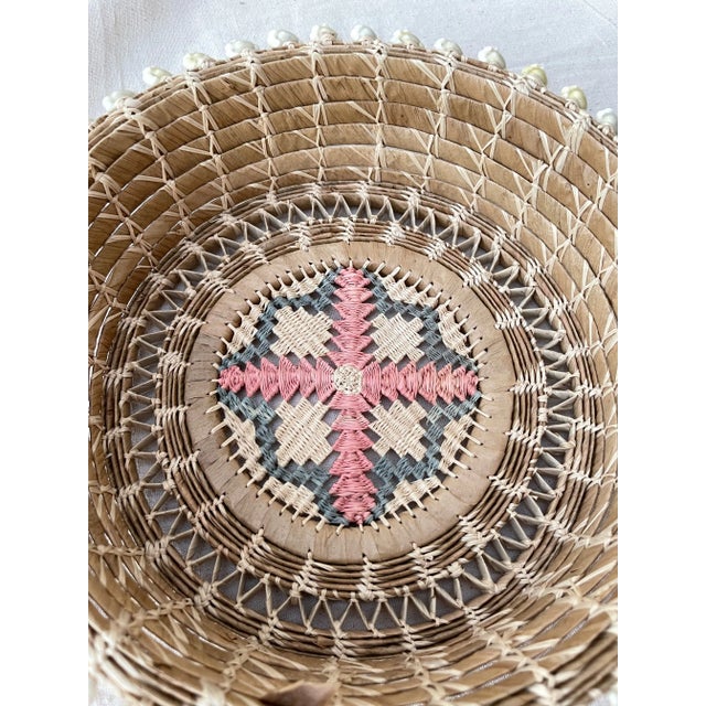 Vintage Hand Woven Seagrass/Raffia Bowl W/Sea Shell Trim & Embroidery For Sale - Image 4 of 8