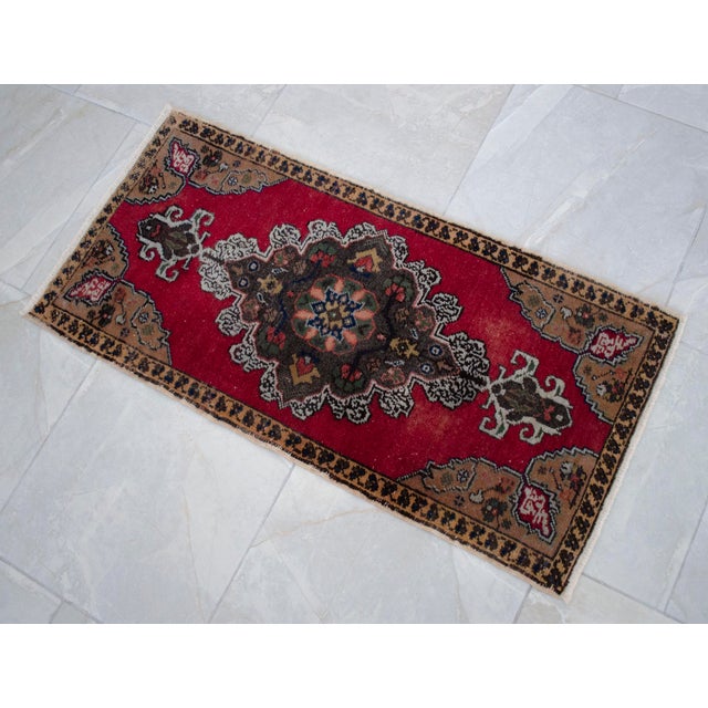 1970s Hand Made Oushak Mat Rug Distressed Small Rug Kitchen Mat Organic Wool - 1'7" X 3'4" For Sale - Image 10 of 13