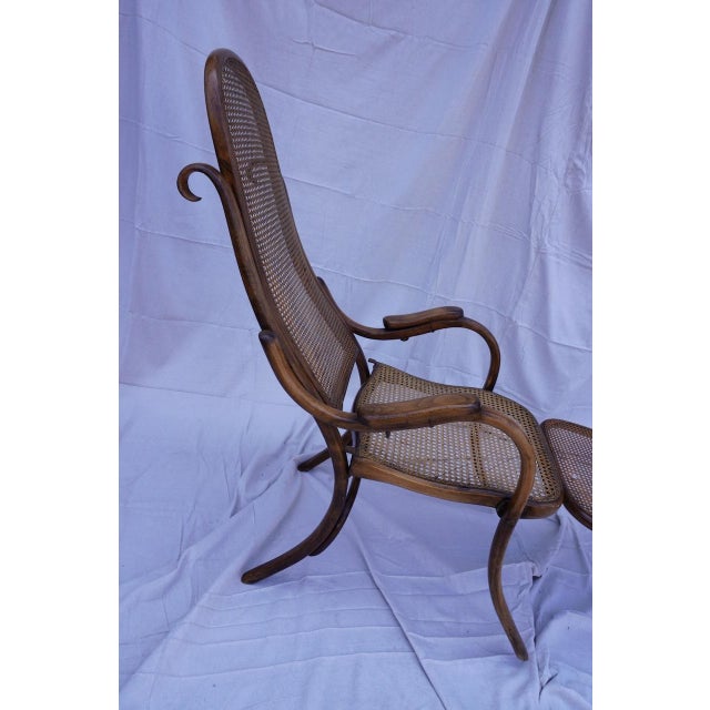 Late 19th Century Attributed Thonet Folding Chair With Footstool – Austria, 1880s For Sale - Image 5 of 10