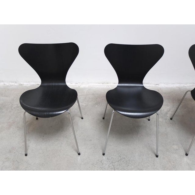 Arne Jacobsen Vintage Black Series 7 Chairs by Arne Jacobsen for Fritz Hansen, 1955, Set of 4 For Sale - Image 4 of 18