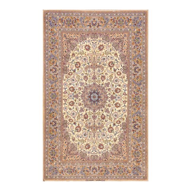 1940s Ivory Medallion Antique Persian Isfahan Rug 3' 7" X 5' 7" Handknotted Wool Carpet For Sale