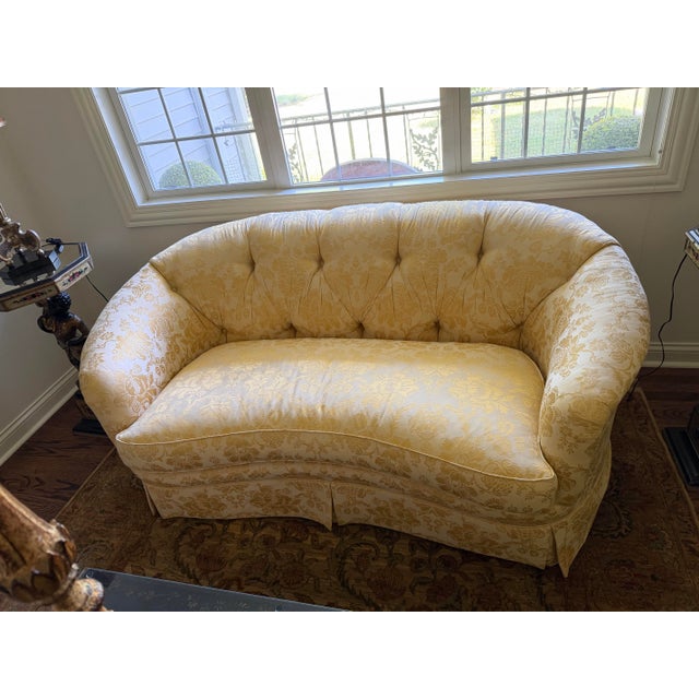Sherrill Furniture Vintage Sherrill Yellow Gold Foral Damask Tufted Sofa With Tuxedo Skirt & Throw Pillows For Sale - Image 4 of 11