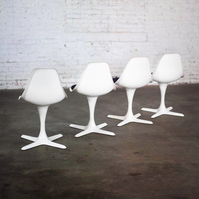 Mid-Century Modern Mid-20th Century MCM Burke Tulip Side Chairs No 103 White Shell Black Cushions Oval Stationary 4 Prong Base Set of 4 For Sale - Image 3 of 18