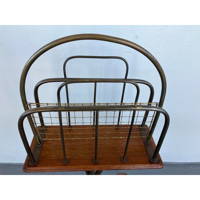 Brass Edwardian Revolving Book or Magazine Stand in Brass and Oak, Circa 1900 For Sale - Image 8 of 12