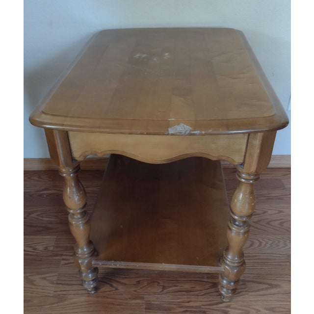 Late 20th Century Vintage Maple Side Table With Turned Legs and Scalloped Apron For Sale - Image 5 of 10