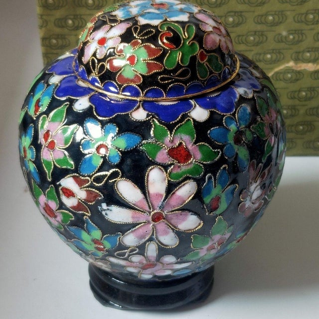 Asian Pair of Vintage Cloisonné Enamel Tea Jars – Black Ground, Floral Motif, With Original Box For Sale - Image 3 of 9