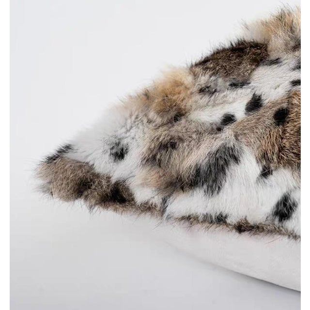 18英寸豹纹人造毛皮枕头 For Sale - Image 4 of 9