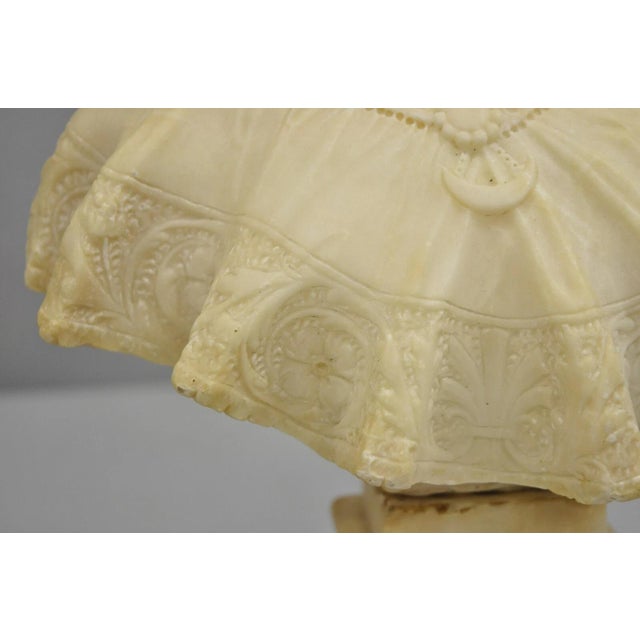 Early 20th Century Antique Victorian Carved Alabaster Marble Figural Young Woman Maiden Bust Statue For Sale - Image 9 of 12