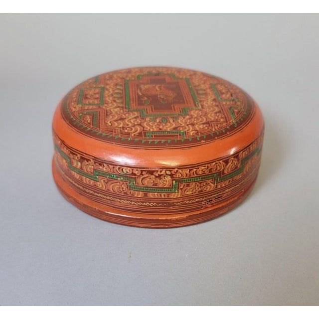 19th Century Thai Polychrome Lacquer Betel Box With Guardian Lion For Sale In Raleigh - Image 6 of 9