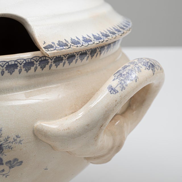 20th Century Dutch Special Edition Porcelain Tureen With Lid For Sale - Image 9 of 18