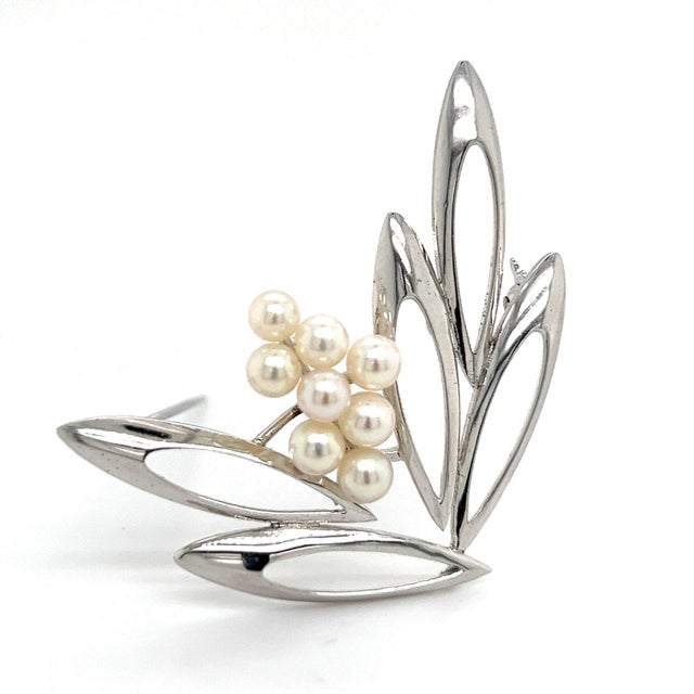 Metal 1990s Mikimoto Estate Akoya Pearl Brooch Pin Sterling Silver For Sale - Image 7 of 12