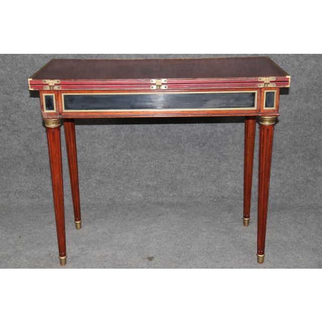 1900 - 1909 Flame Mahogany Louis XVI Bronze Mounted Style Flip Top Game Chess Table For Sale - Image 5 of 12