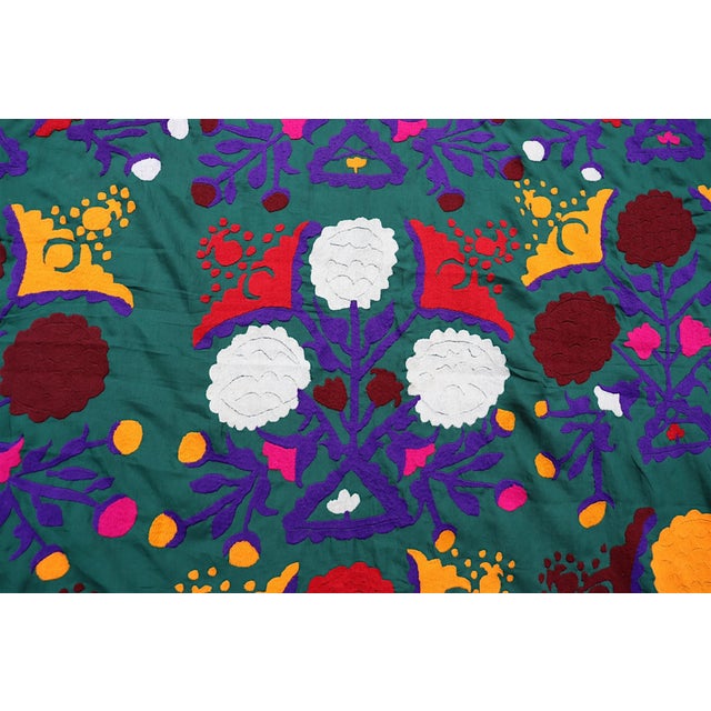 Vintage Hand-Embroidered Suzani Wall Hanging, Uzbekistan, 1920s For Sale - Image 11 of 18