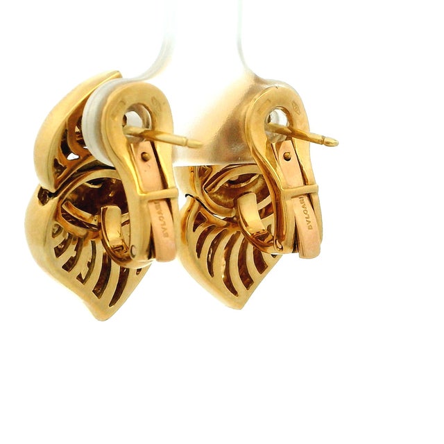 Gold 1980s Bulgari Puffy Gancio Link 18k Yellow Gold Earrings, Pair For Sale - Image 8 of 11
