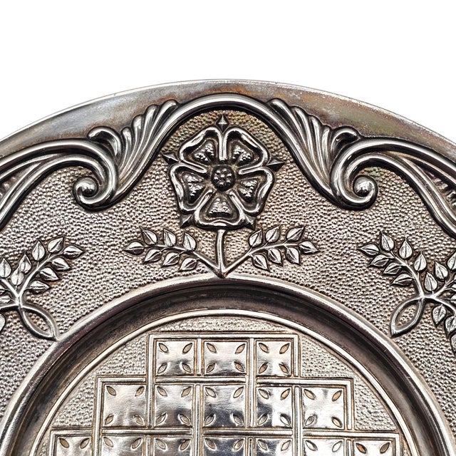 Metal 1930s English Silver-Plated Tudor Rose Pedestal Display Stands — Registered Design 7" - Set of Four For Sale - Image 7 of 18