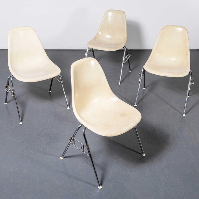 DSS Stacking Off White Fibreglass Dining Chair, 1960s For Sale - Image 10 of 14
