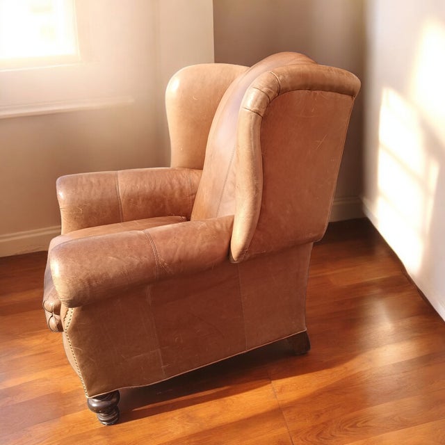 MotionCraft: The Timeless Comfort of Distressed Leather Experience the perfect blend of classic style and modern comfort...