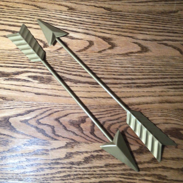 2000 - 2009 Set of 4 Metal Powder Coated Wall Hanging Arrows For Sale - Image 5 of 13