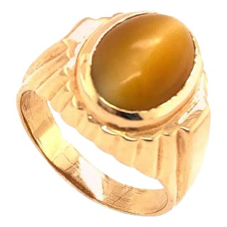 14 Karat Yellow Gold Cat's Eye Contemporary Ring, Size 11.5 For Sale
