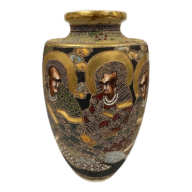 Early 20th Century Japanese Satsuma Polychrome Vase With Gilt and Figures For Sale