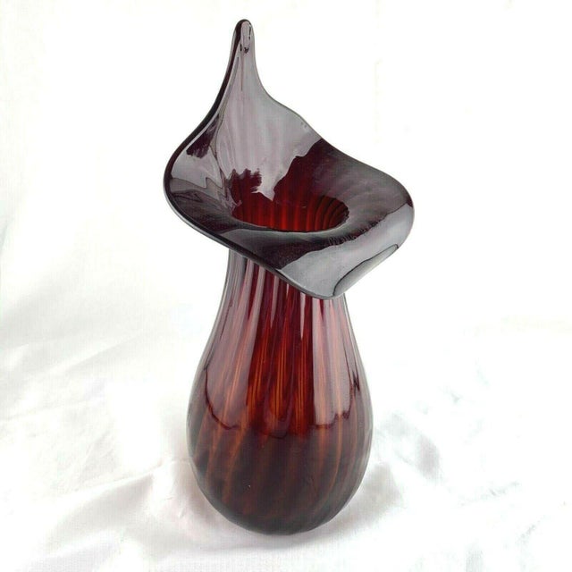 Art Deco Walter Blenko Jack in the Pulpit Glass Amberina Ribbed Signed Vase For Sale - Image 3 of 8