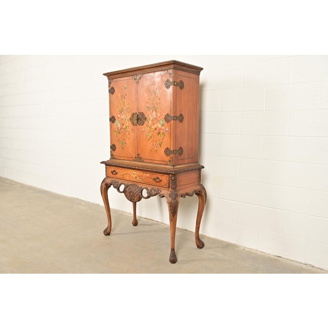 English Berkey & Gay Style Antique Georgian Carved Satinwood Hand Painted Bookcase or Bar Cabinet, Circa 1920s For Sale - Image 3 of 13