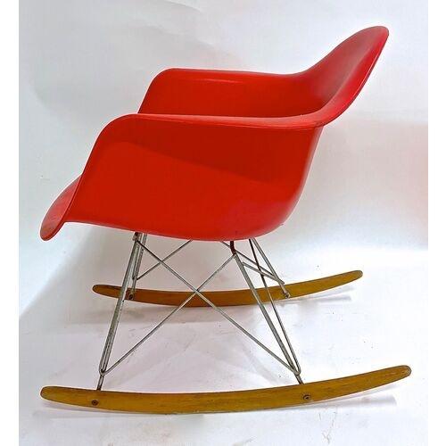 Mid-Century Modern Vintage Mid-Century Modern Style Rocking Chair For Sale - Image 3 of 7