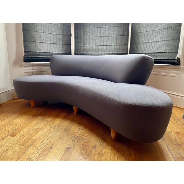 Vladimir Kagan Mid-Century Cloud Sofa by Vladimir Kagan for Modernica For Sale - Image 4 of 11