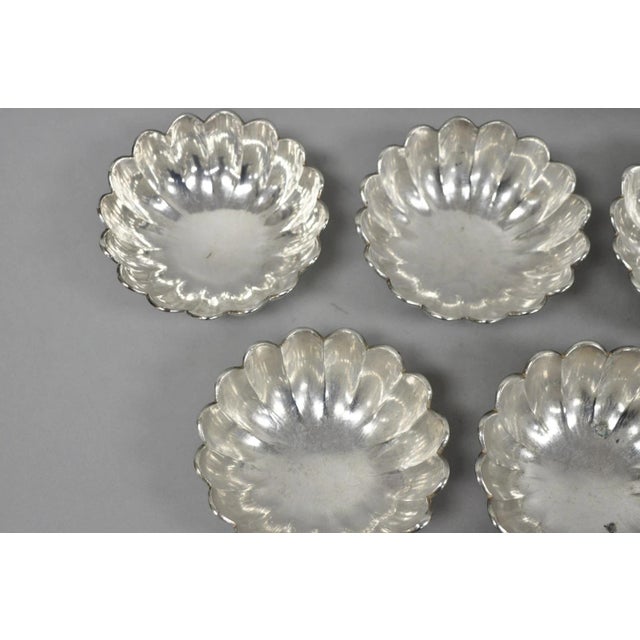 Silver Vintage Regency Style Silver Plated Scalloped Stacking Nut Dish Bowl - Set of 8 For Sale - Image 8 of 14
