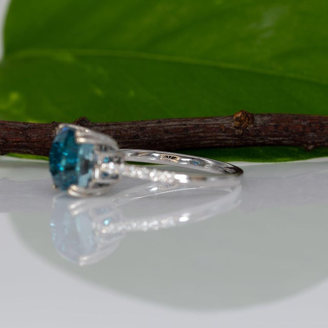 5.4Ct Blue Zircon Ring With Natural Diamond Accents: Solid 14k Gold, Size 6.75 For Sale - Image 10 of 10