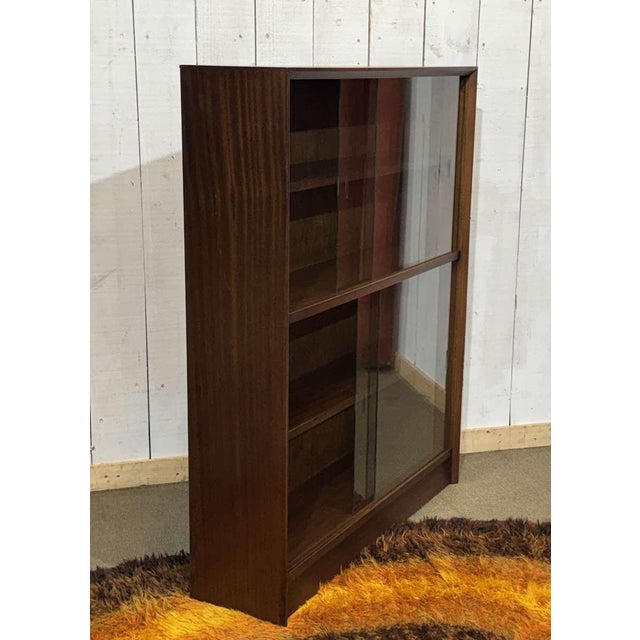 Brown English Mahogany Display Cabinet, 1970s For Sale - Image 8 of 16
