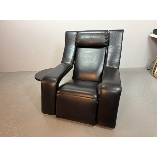 Mid-Century Italian Kilkis Lounge Chair with Ottoman and Integrated Small Side Table in Black Leather by Ammaniti & Vitello for Brunati, Italy, 1960s For Sale - Image 15 of 17