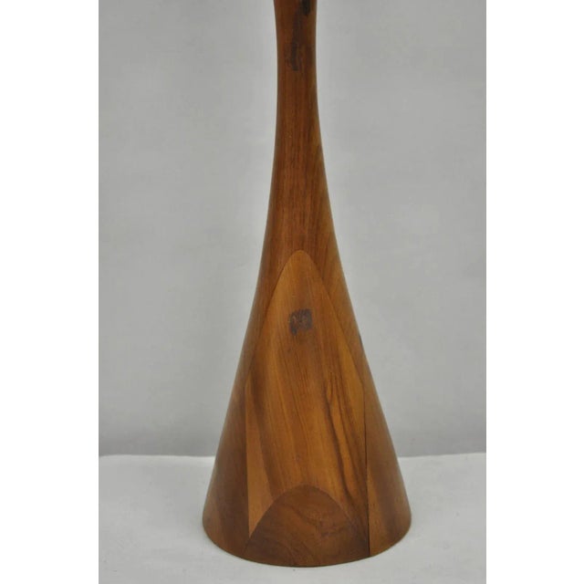Mid 20th Century Vintage Mid Century Modern Sculptural Walnut Table Lamp by Modernera MFG Co For Sale - Image 5 of 13