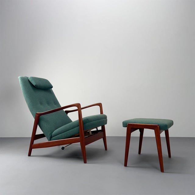 Classic Mid-Century Armchair, Design: Gio Ponti Originally designed for the Hotel Parco dei Principi, model no. 829,...