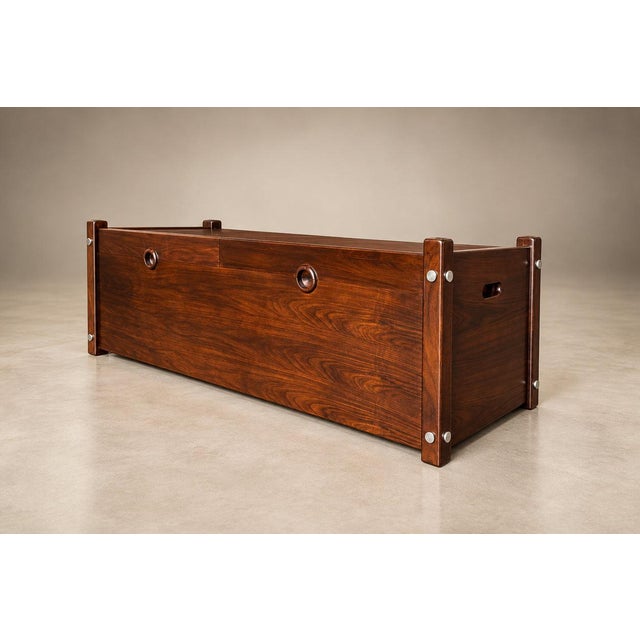 Brazilian Rosewood “Sabará” Trunk by Sergio Rodrigues, Brazil, circa 1965 — Lot 1124 For Sale - Image 10 of 18