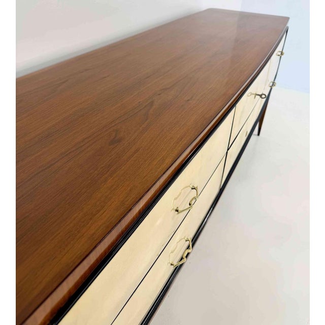 Beige Italian Art Deco Dresser in Walnut and Parchment by Paolo Buffa, 1950s For Sale - Image 8 of 12