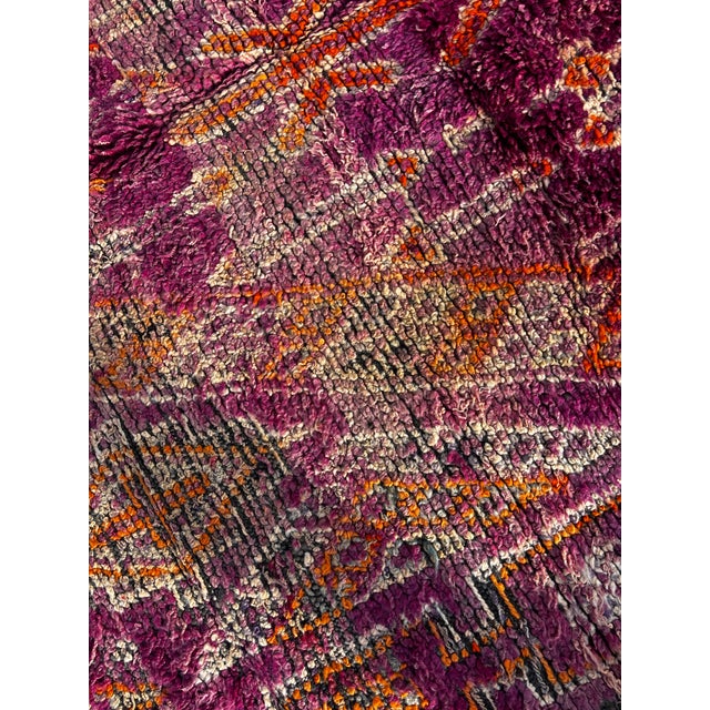 Mid-Century Modern 1970s Authentic Moroccan Boujad Rug – Handmade Berber Wool Rug – Large Tribal Area Ru For Sale - Image 3 of 11