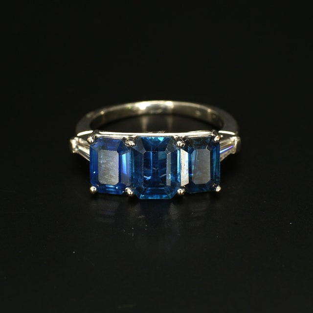 Stone Information - --------------------------------------------- Primary Stone(s): Sapphire - Stone Grading: - Color:...