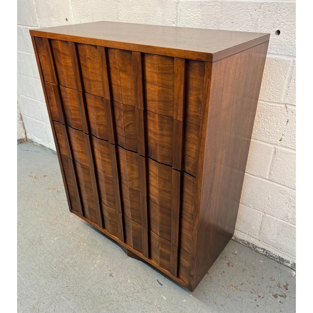 Lane Furniture Mid-Century Brutalist Walnut Highboy Dresser by Lane For Sale - Image 4 of 15