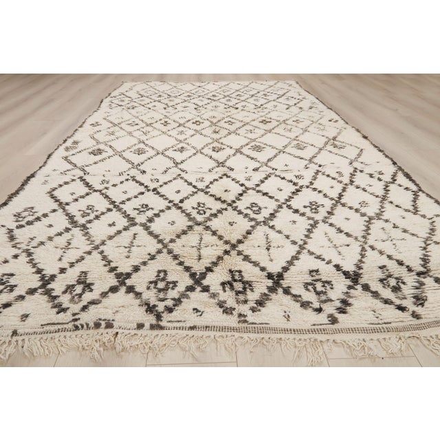 Vintage Beni Ourain Moroccan Rug, 06'07 X 11'07 For Sale - Image 9 of 10